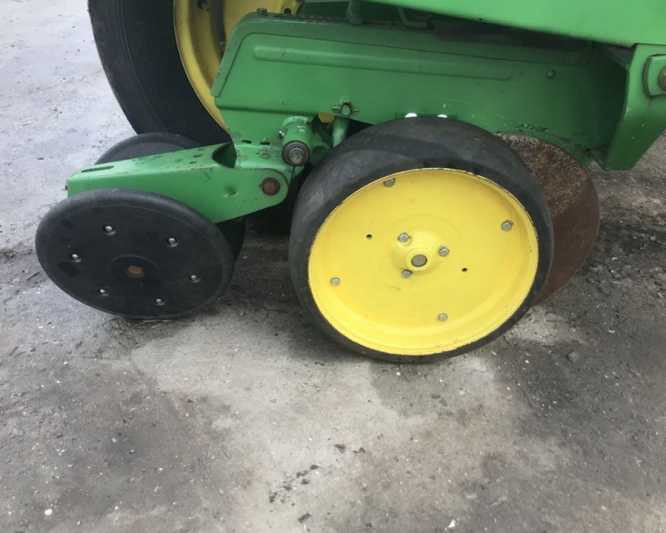 Gareeggenfelder des Typs John Deere 7200,  in Салгани (Bild 4)