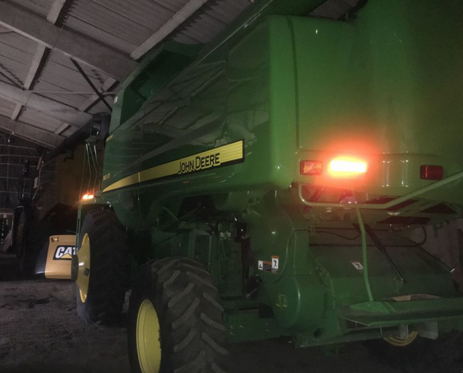 Oldtimer-Mähdrescher des Typs John Deere 9670 STS Bullet Rotor, Neumaschine in Салгани (Bild 2)