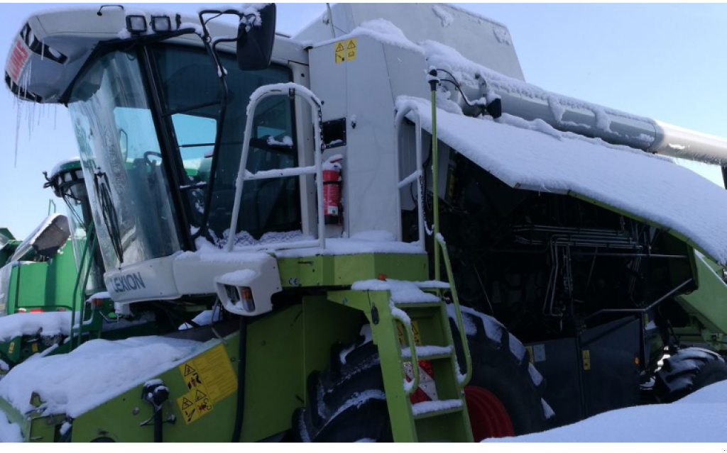 Oldtimer-Mähdrescher des Typs CLAAS Lexion 460 Evolution, Neumaschine in Рівне (Bild 1)