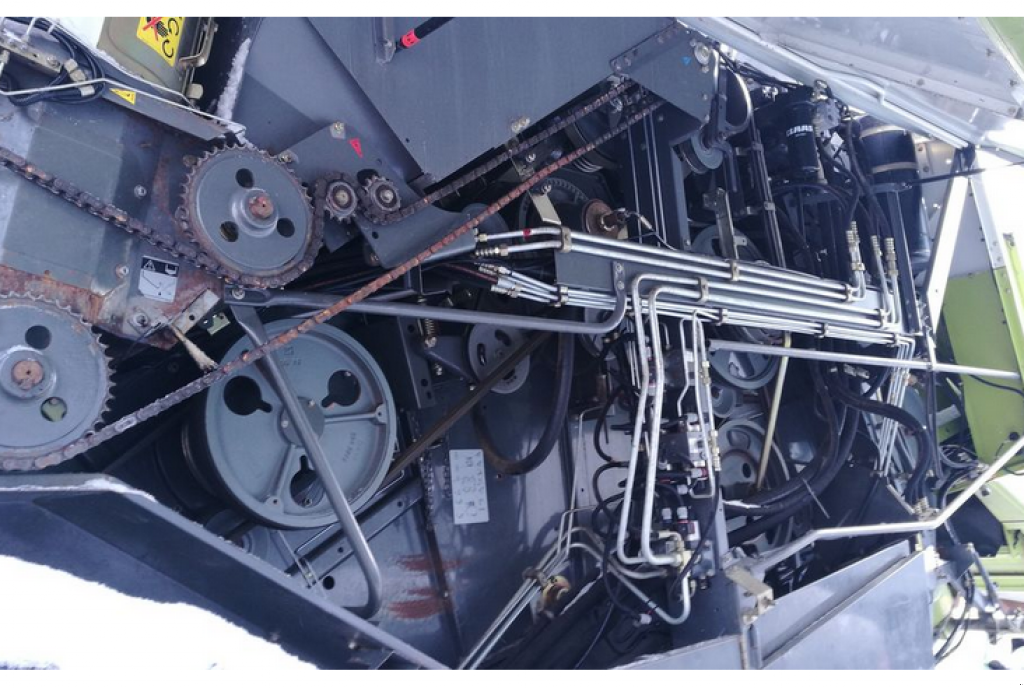 Oldtimer-Mähdrescher des Typs CLAAS Lexion 460 Evolution, Neumaschine in Рівне (Bild 9)