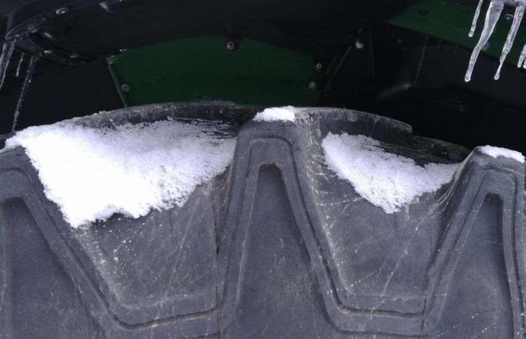 Oldtimer-Traktor des Typs John Deere 6920, Neumaschine in Рівне (Bild 5)