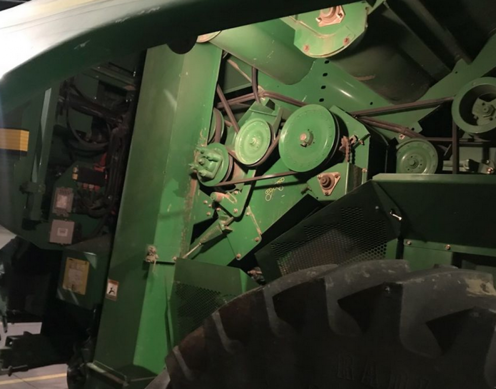 Oldtimer-Mähdrescher des Typs John Deere 9770 STS Bullet Rotor,  in Рівне (Bild 5)