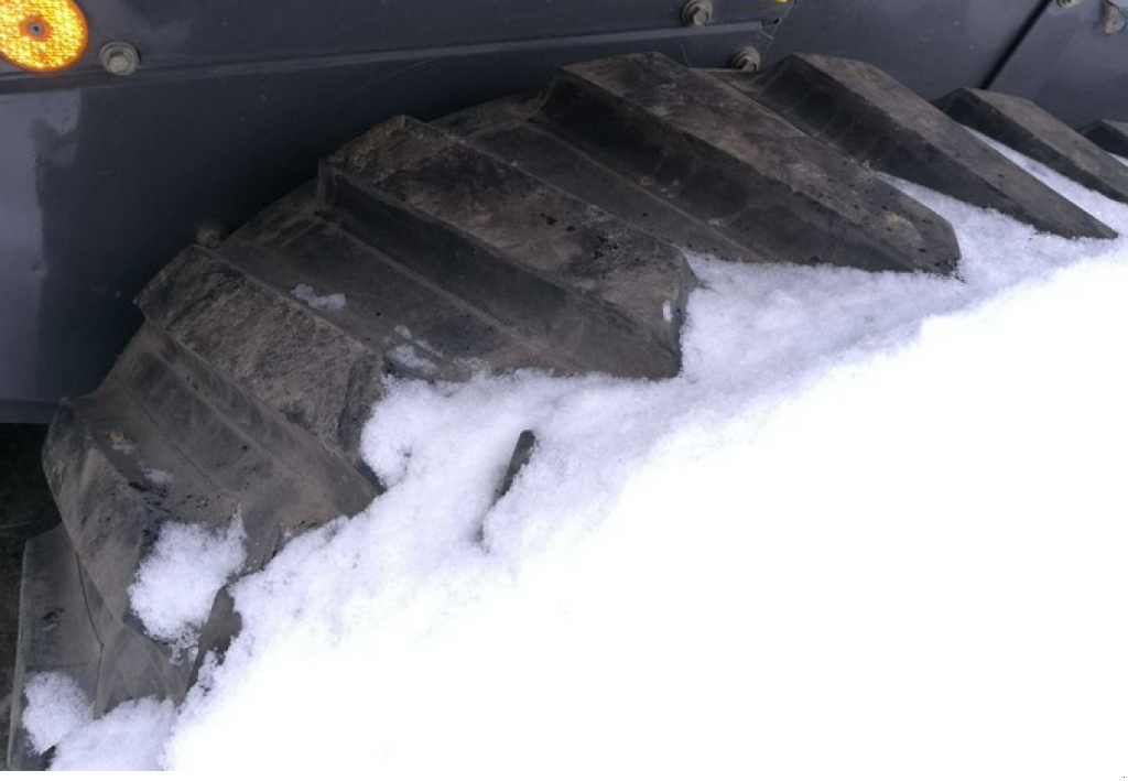 Oldtimer-Mähdrescher des Typs CLAAS Lexion 600 Terra-Track,  in Рівне (Bild 3)