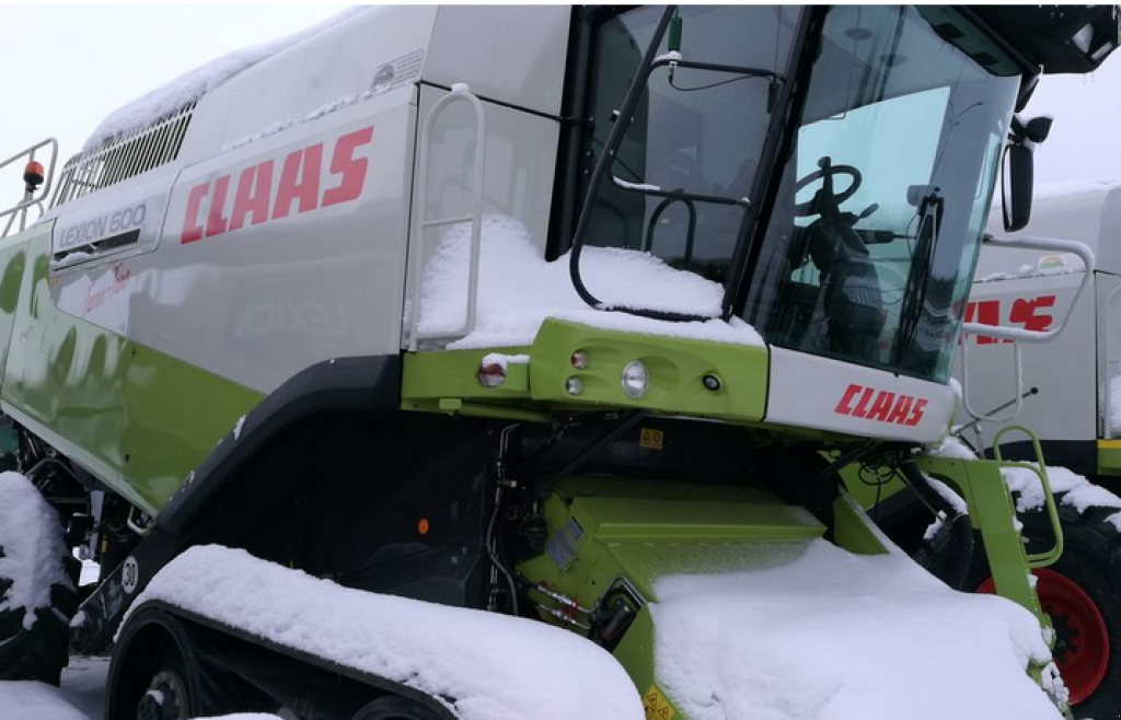 Oldtimer-Mähdrescher des Typs CLAAS Lexion 600 Terra-Track,  in Рівне (Bild 1)