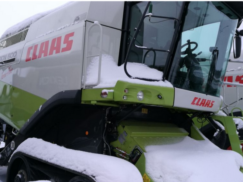 Oldtimer-Mähdrescher des Typs CLAAS Lexion 600 Terra-Track,  in Рівне (Bild 1)