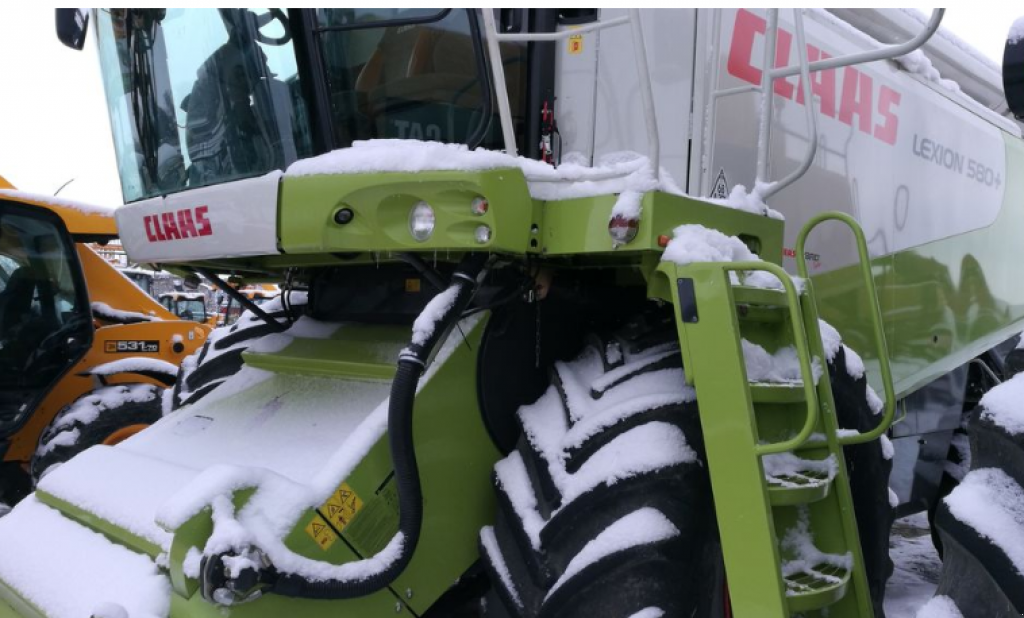 Oldtimer-Mähdrescher des Typs CLAAS Lexion 580+,  in Рівне (Bild 1)
