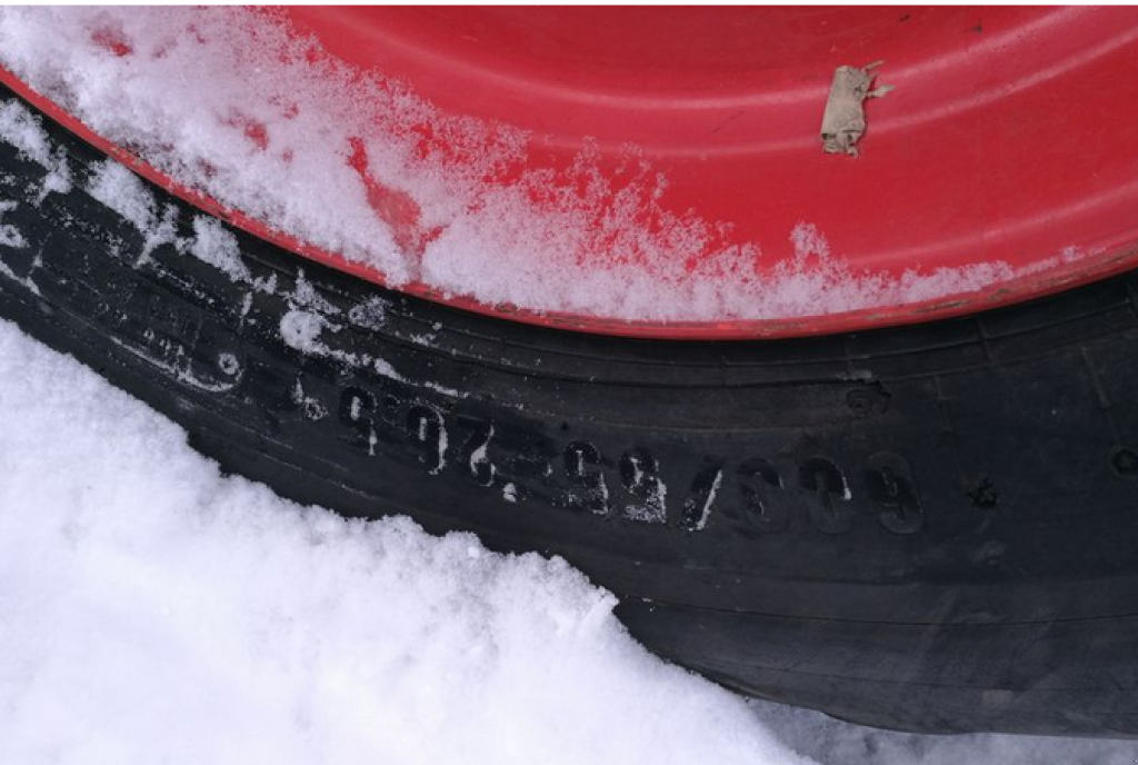 Oldtimer-Mähdrescher des Typs CLAAS Lexion 580+,  in Рівне (Bild 7)