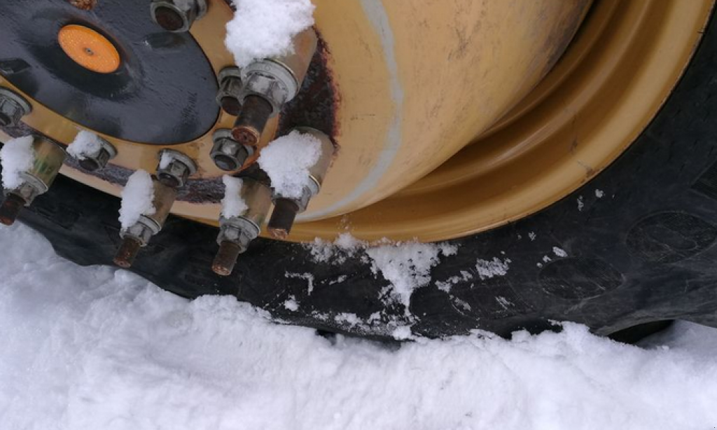 Oldtimer-Mähdrescher des Typs Caterpillar Lexion 570 W,  in Рівне (Bild 8)