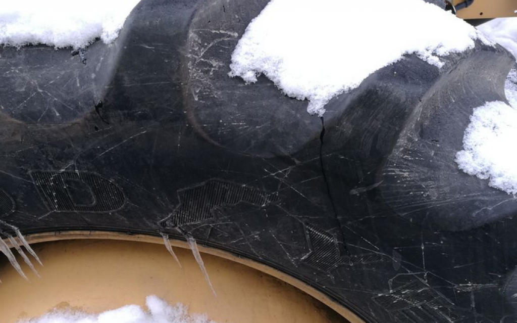 Oldtimer-Mähdrescher des Typs Caterpillar Lexion 570 R, Neumaschine in Рівне (Bild 2)