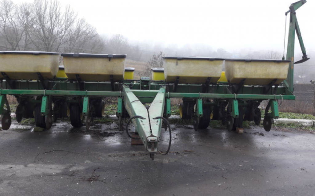 Gareeggenfelder des Typs John Deere 7200,  in Дуна́ївці (Bild 1)