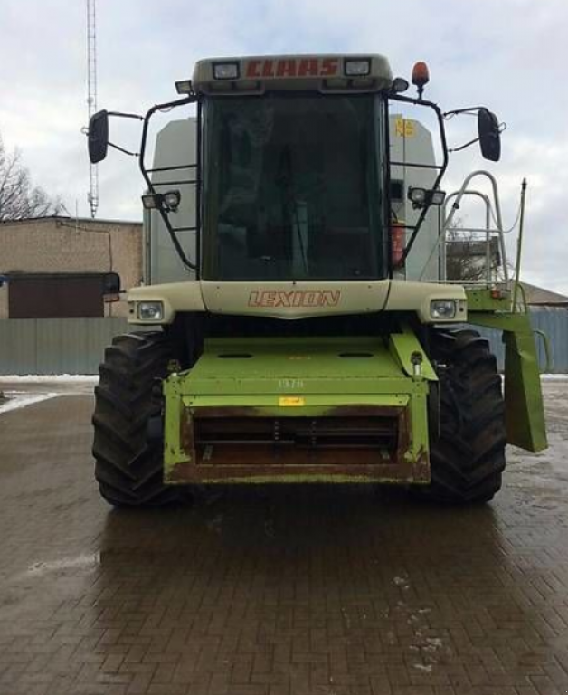 Oldtimer-Mähdrescher des Typs CLAAS Lexion 460, Neumaschine in Київ (Bild 2)