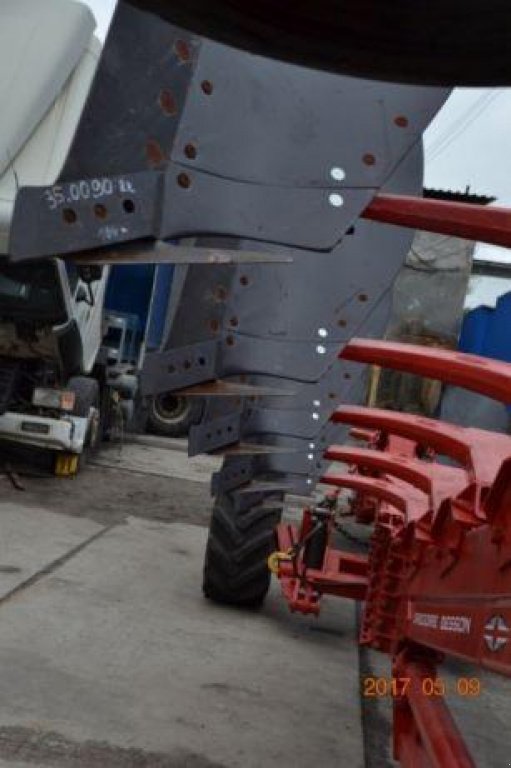 Scheibenpflug des Typs Gregoire-Besson SPSL 9,  in Куйбишеве (Bild 1)