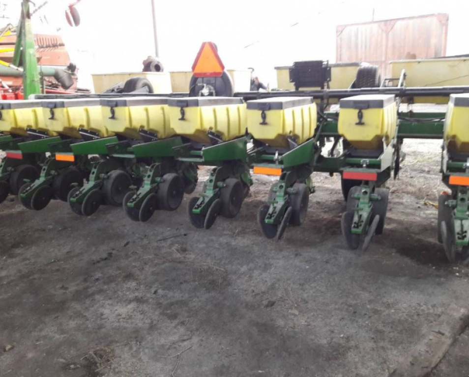 Gareeggenfelder des Typs John Deere 1780/8,  in Суми (Bild 1)