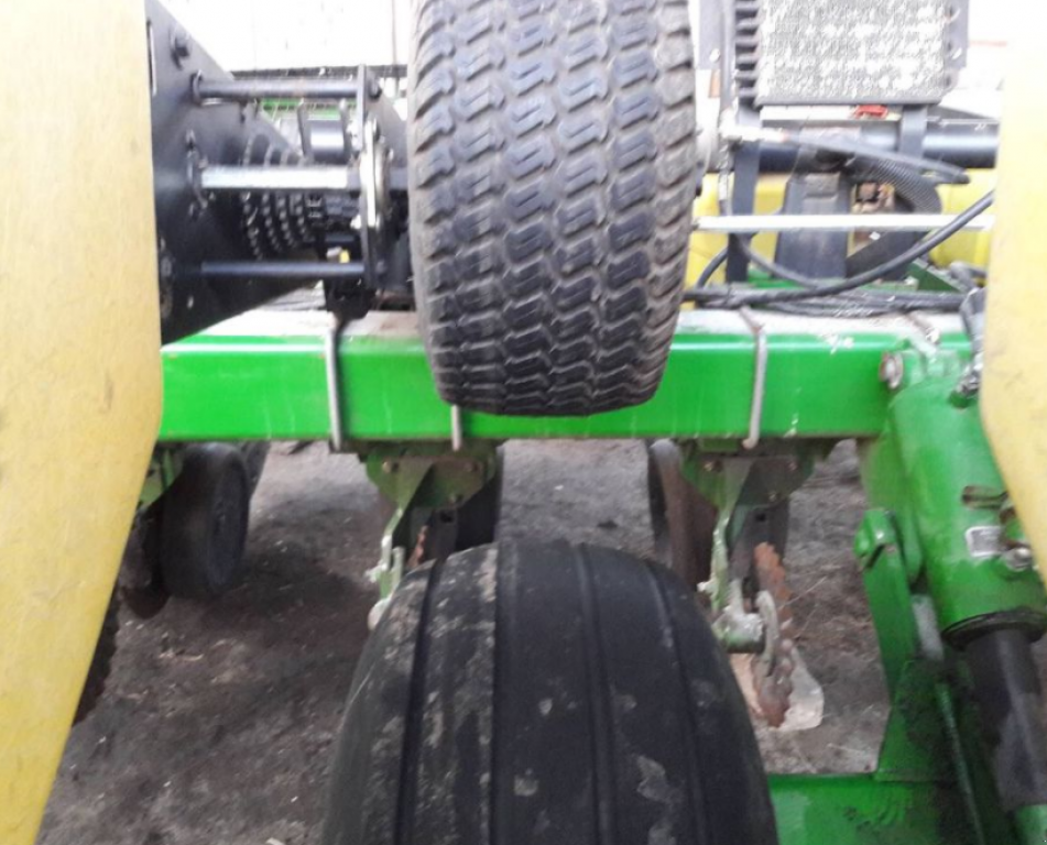 Gareeggenfelder des Typs John Deere 1780/8,  in Суми (Bild 4)