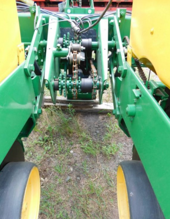 Gareeggenfelder des Typs John Deere 7000/8,  in Суми (Bild 3)