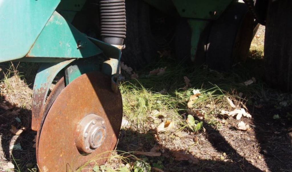 Gareeggenfelder des Typs John Deere 7000/8,  in Суми (Bild 3)