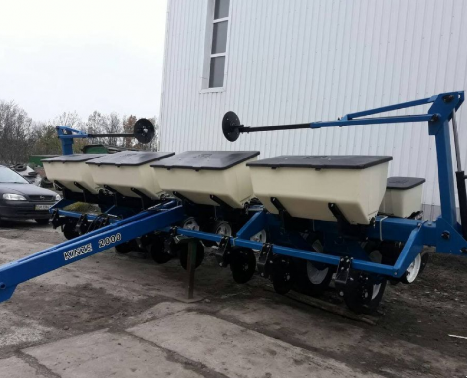 Gareeggenfelder des Typs Kinze 2000,  in Суми (Bild 2)