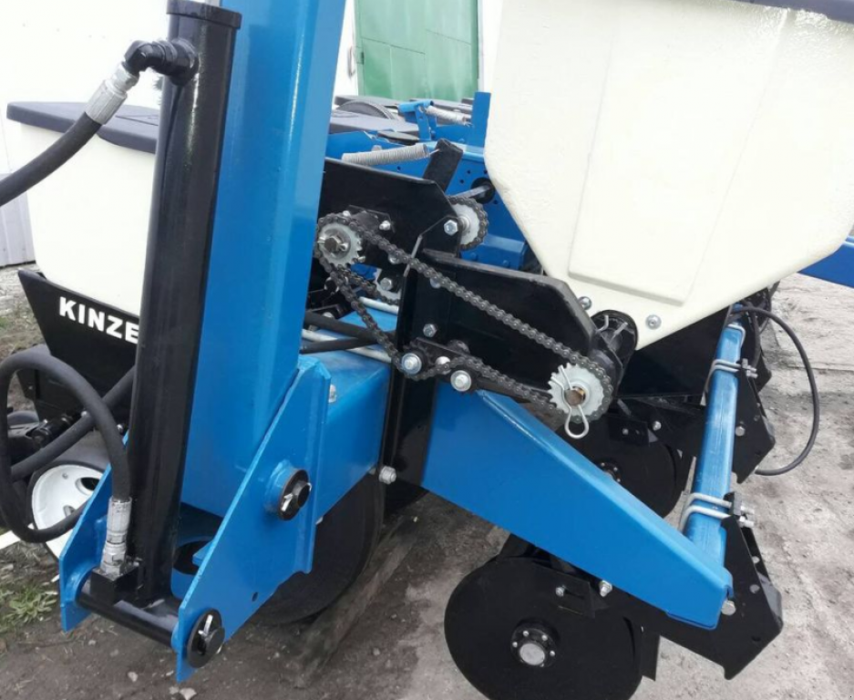 Gareeggenfelder des Typs Kinze 2000,  in Суми (Bild 10)