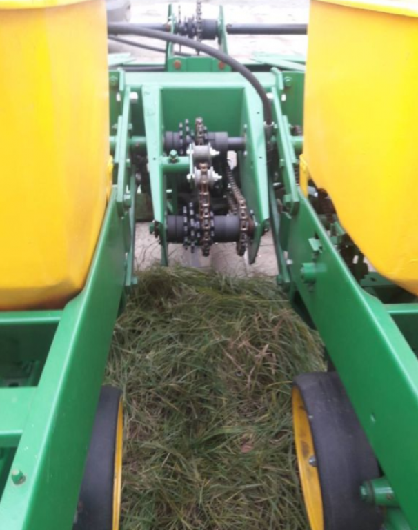 Gareeggenfelder des Typs John Deere 7000/8,  in Суми (Bild 5)