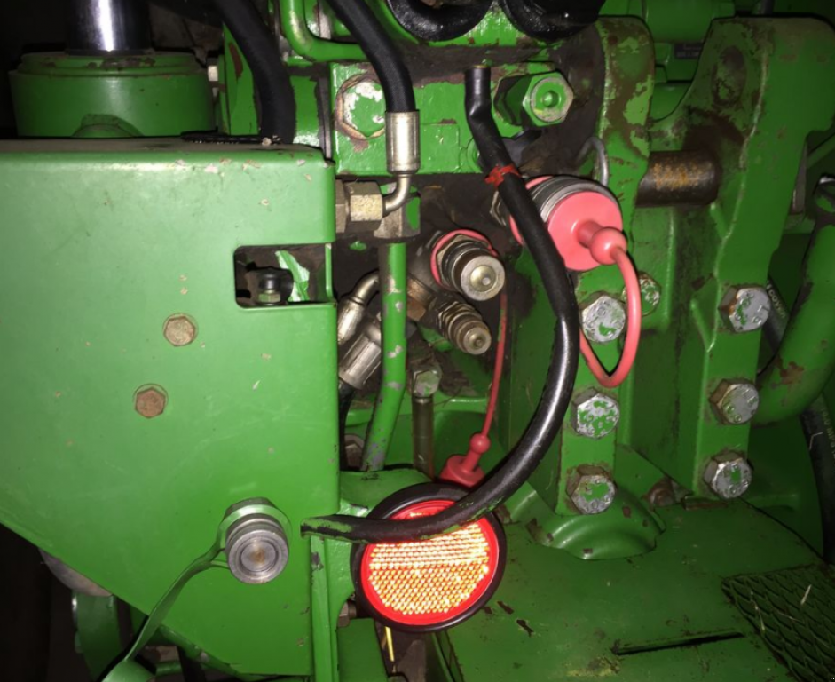 Oldtimer-Traktor des Typs John Deere 8520, Neumaschine in Житомир (Bild 9)