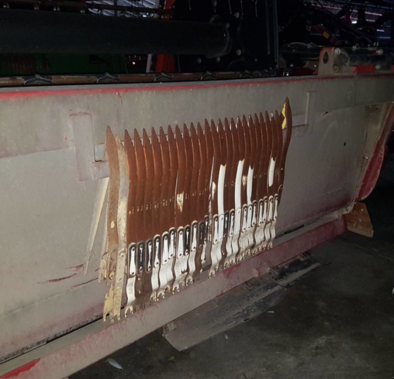 Oldtimer-Mähdrescher des Typs Case IH Axial Flow 8010, Neumaschine in Житомир (Bild 8)