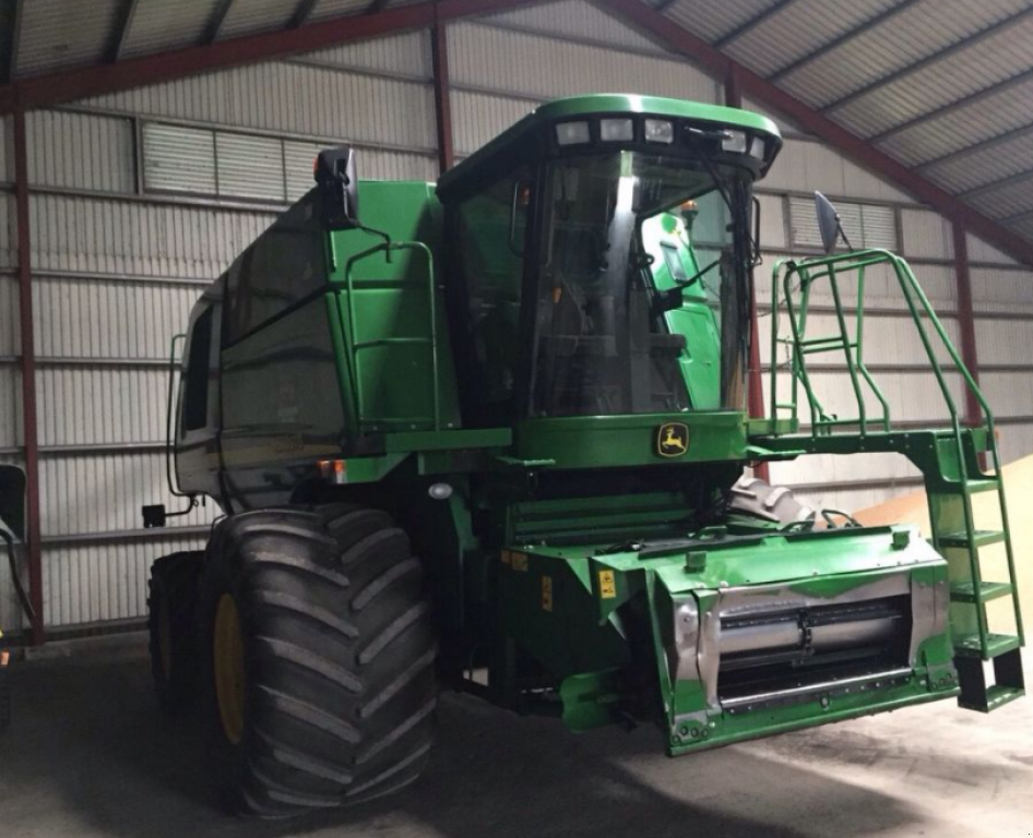 Oldtimer-Mähdrescher des Typs John Deere 9880 STS, Neumaschine in Житомир (Bild 3)