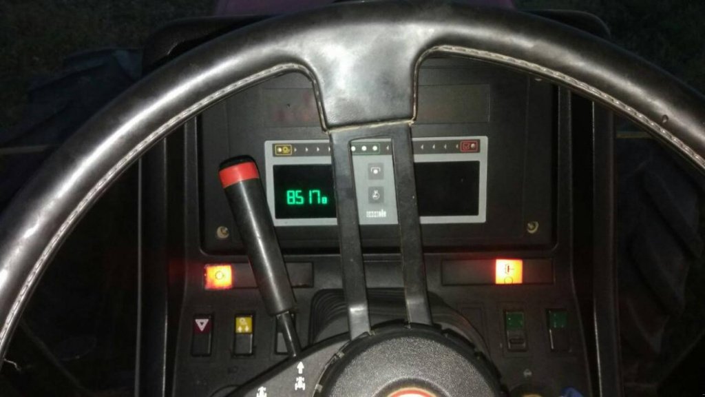 Oldtimer-Traktor des Typs Case IH Maxxum 5140,  in Не обрано (Bild 7)