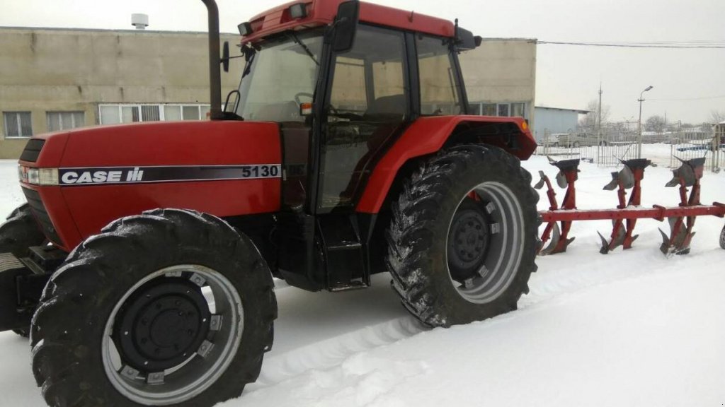 Oldtimer-Traktor des Typs Case IH 5130,  in Не обрано (Bild 3)