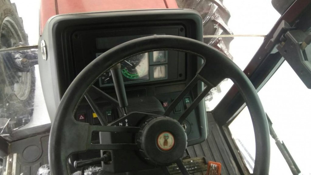 Oldtimer-Traktor des Typs Case IH 5130,  in Не обрано (Bild 8)