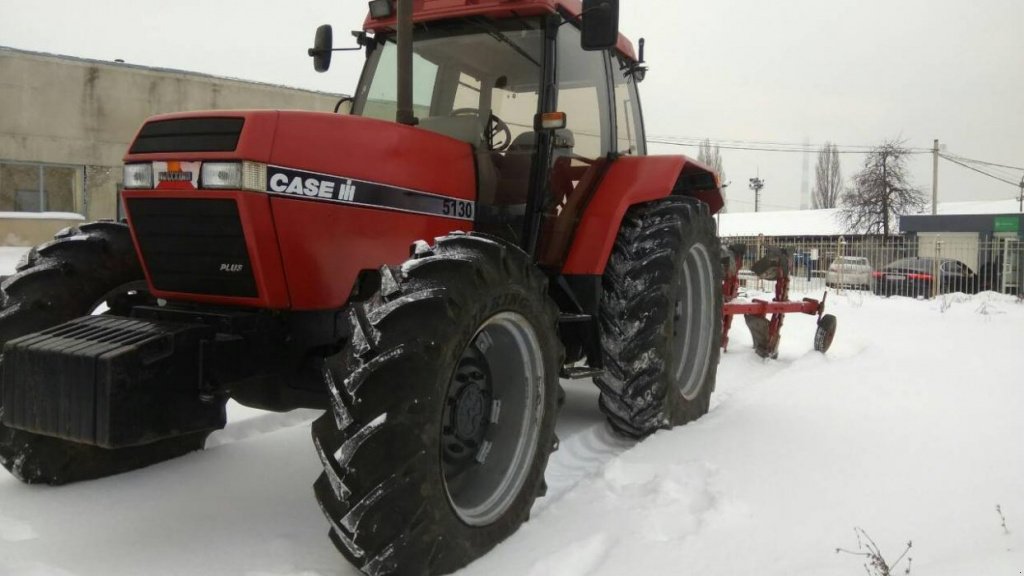 Oldtimer-Traktor des Typs Case IH 5130,  in Не обрано (Bild 2)