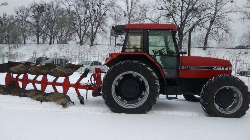 Oldtimer-Traktor des Typs Case IH 5130,  in Не обрано (Bild 4)