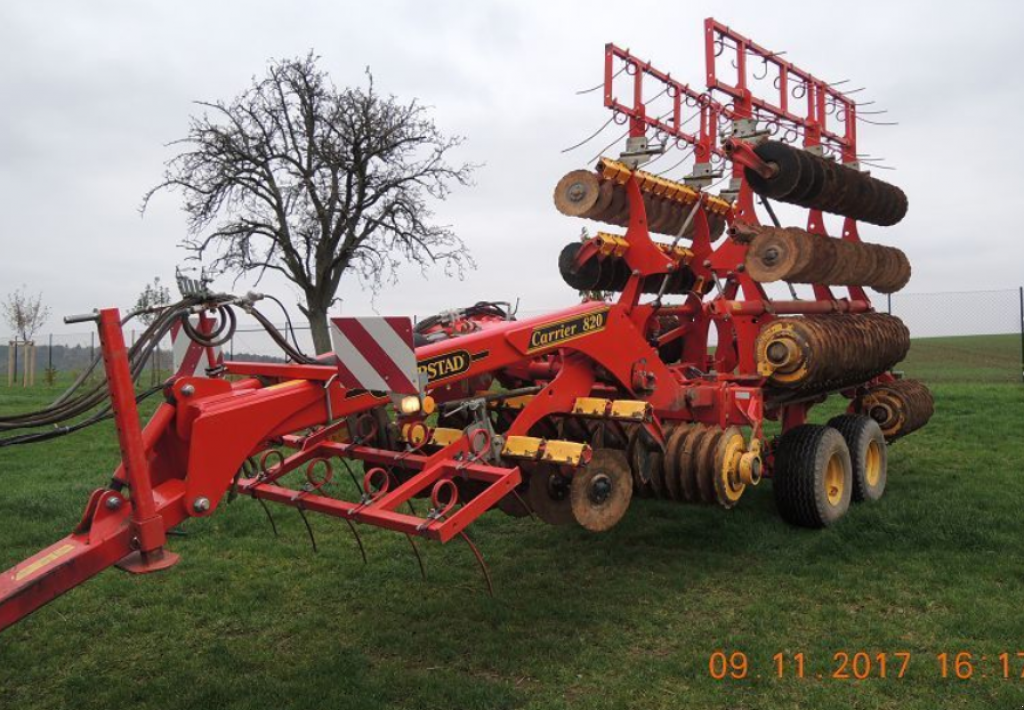 Wiesenegge des Typs Väderstad Carrier 820,  in Київ (Bild 1)