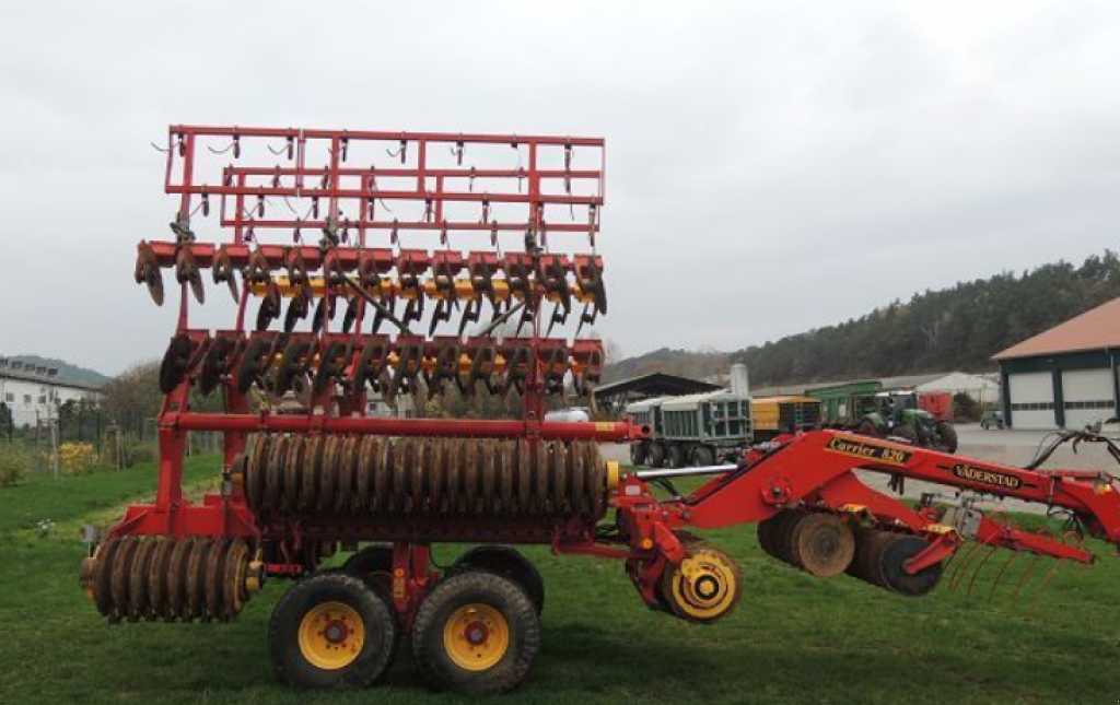 Wiesenegge des Typs Väderstad Carrier 820,  in Київ (Bild 2)