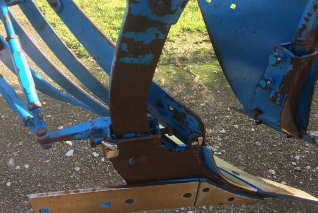 Scheibenpflug des Typs Lemken EurOpal 9,  in Київ (Bild 5)