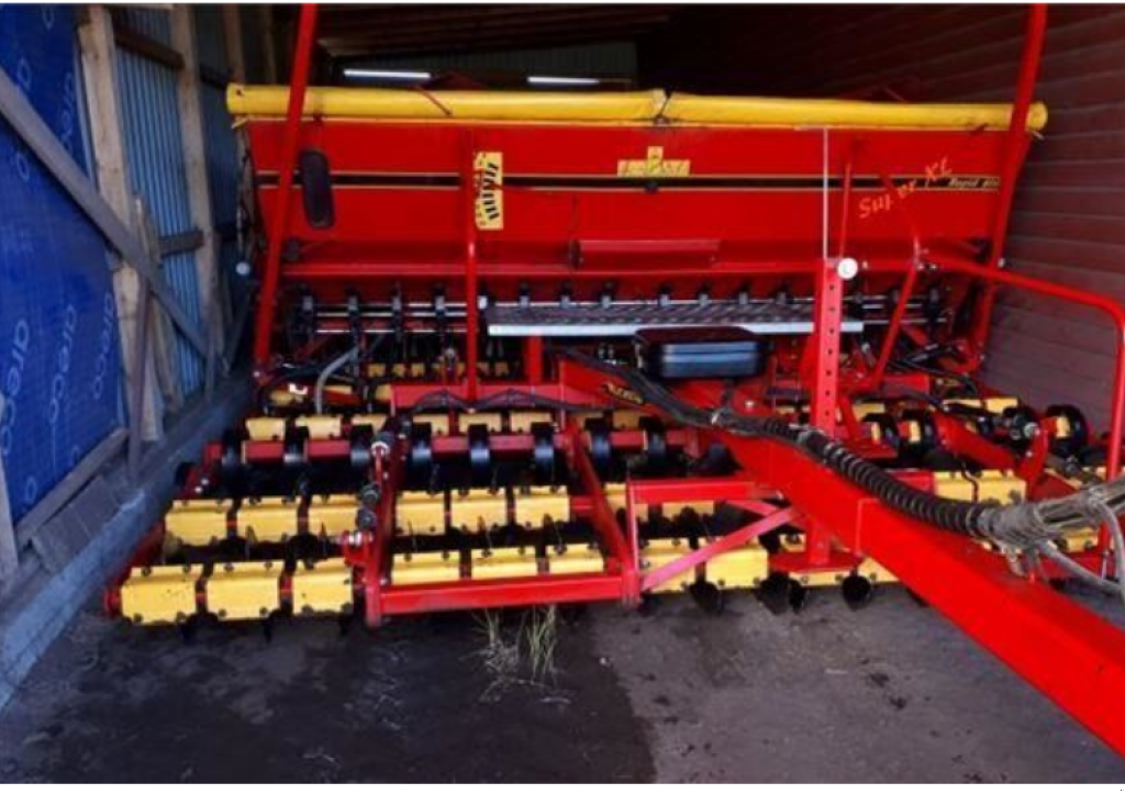 Direktsaatmaschine des Typs Väderstad Rapid 400C,  in Київ (Bild 2)