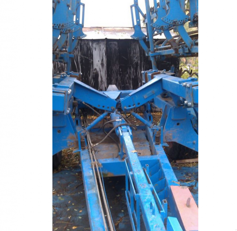 Kartoffelpflegetechnik des Typs Lemken Kompaktor Gigant 10/800,  in Київ (Bild 6)