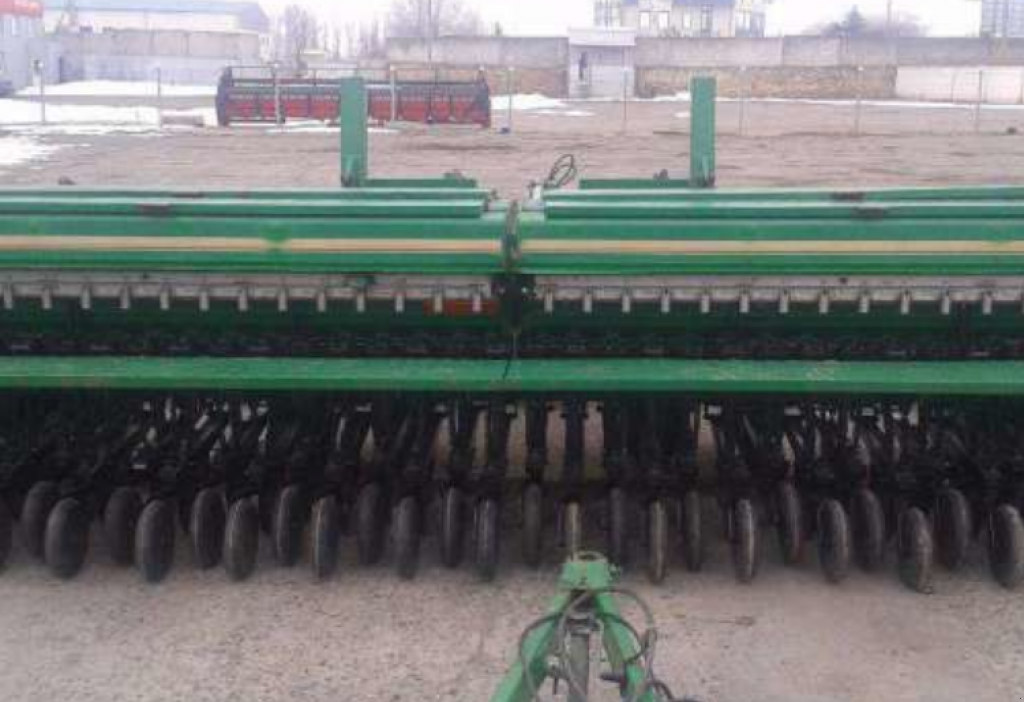 Direktsaatmaschine des Typs Great Plains CPH-2000,  in Сливине (Bild 3)