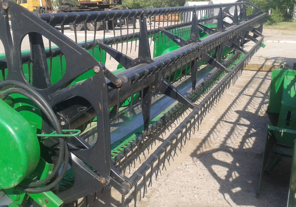 Schneidwerk des Typs John Deere 925F,  in Сливине (Bild 5)