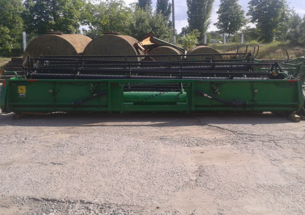 Schneidwerk des Typs John Deere 925F,  in Сливине (Bild 1)
