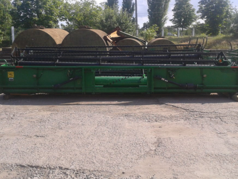 Schneidwerk des Typs John Deere 925F,  in Сливине (Bild 1)