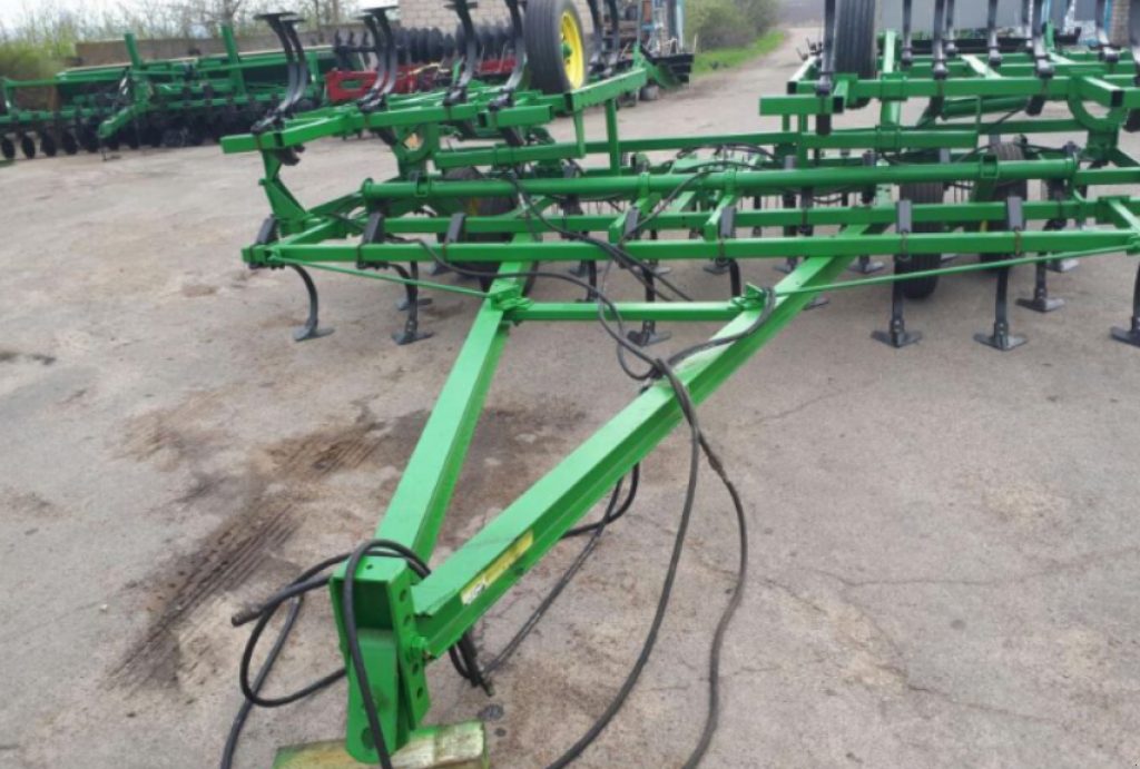 Kartoffelpflegetechnik des Typs John Deere 1010,  in Сливине (Bild 3)