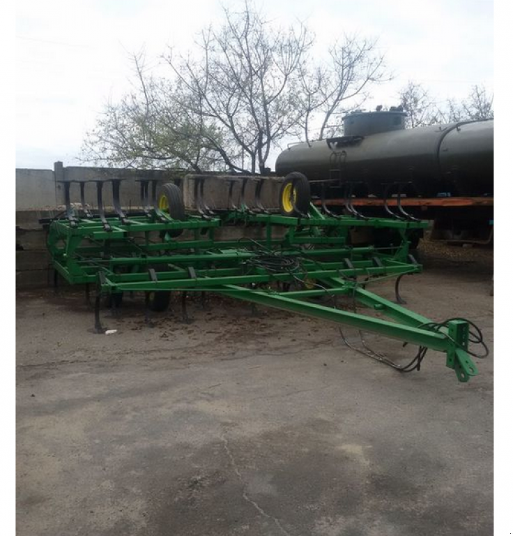 Kartoffelpflegetechnik des Typs John Deere 1010,  in Сливине (Bild 2)