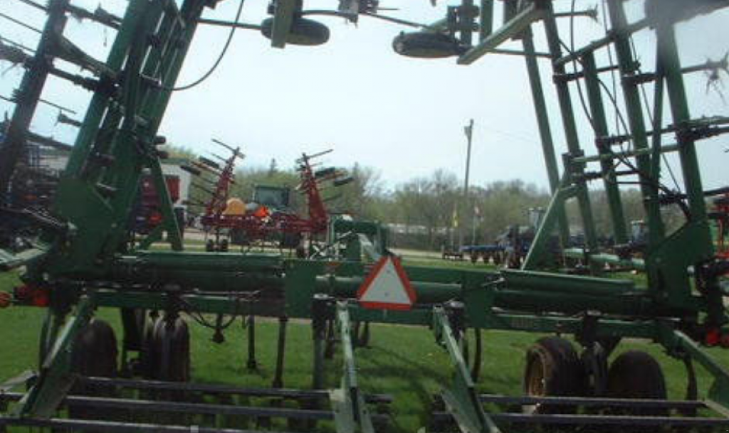 Kartoffelpflegetechnik des Typs John Deere 980,  in Сливине (Bild 3)