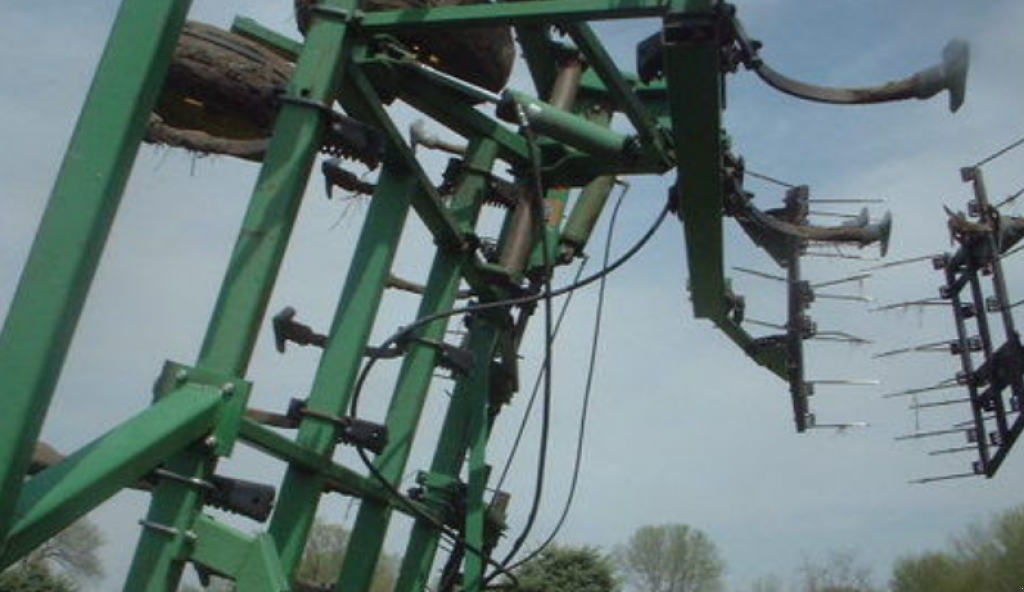 Kartoffelpflegetechnik des Typs John Deere 980,  in Сливине (Bild 2)