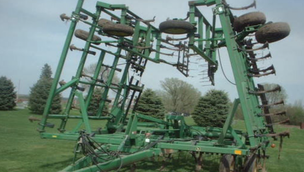 Kartoffelpflegetechnik des Typs John Deere 980,  in Сливине (Bild 1)