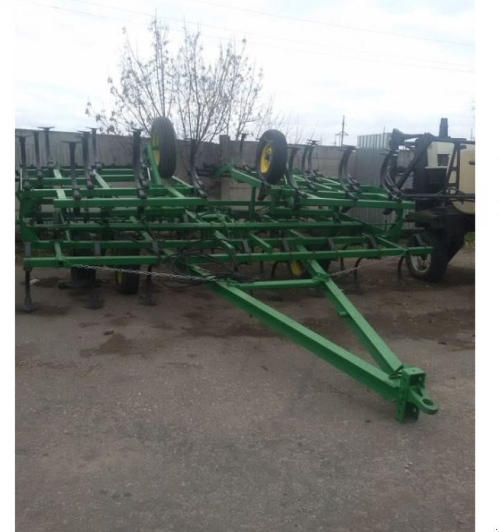 Kartoffelpflegetechnik des Typs John Deere 1000,  in Сливине (Bild 1)