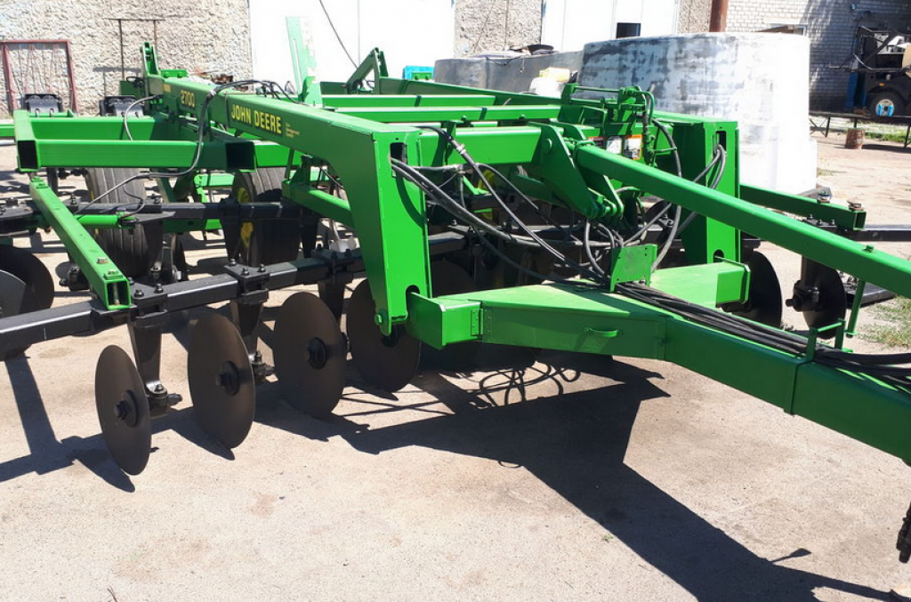 Spatenpflug des Typs John Deere 2700,  in Сливине (Bild 3)