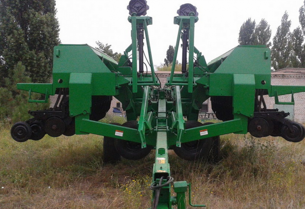 Direktsaatmaschine des Typs Great Plains 2SNT24,  in Сливине (Bild 10)