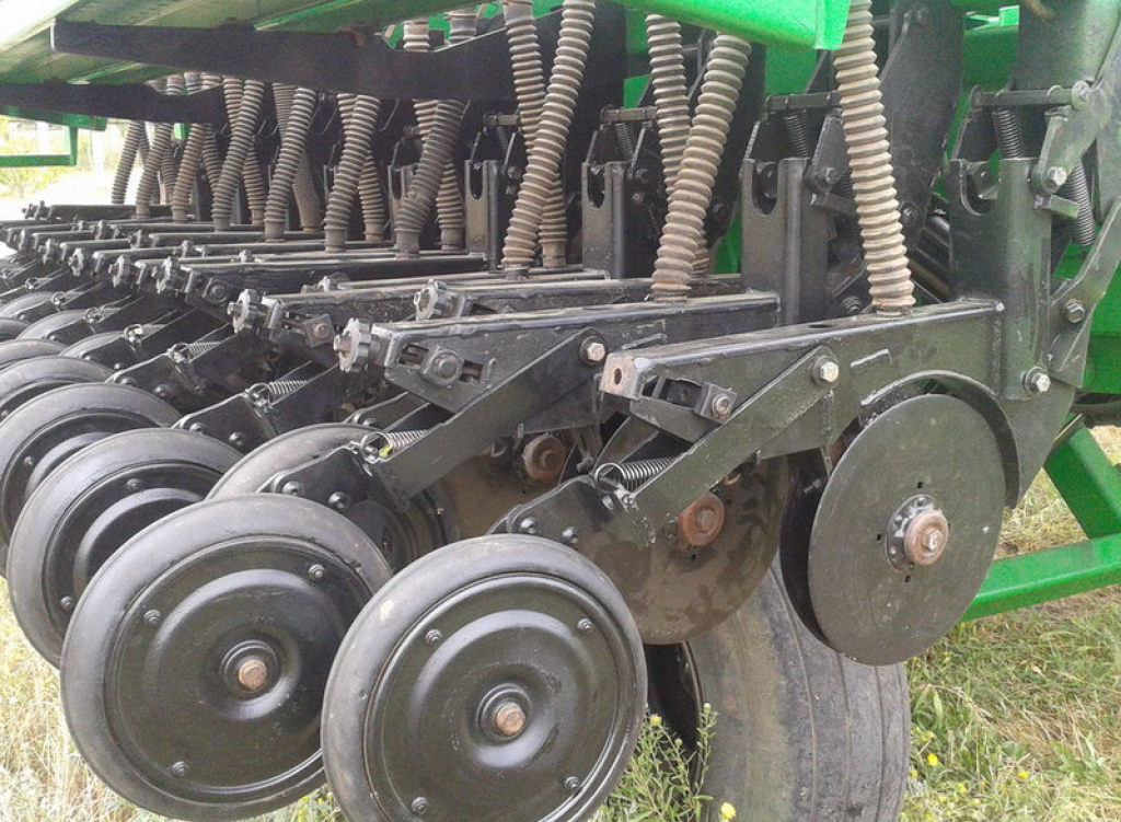 Direktsaatmaschine des Typs Great Plains 2SNT24,  in Сливине (Bild 4)