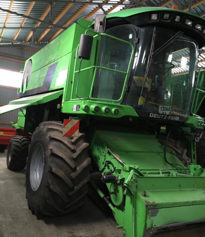 Oldtimer-Mähdrescher des Typs Same 5690 HTS, Neumaschine in Га́йворон  (Bild 4)